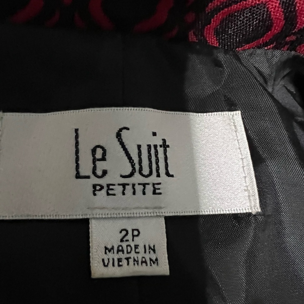 Le Suit Red and Black Patterned Blazer - Picture 5 of 6